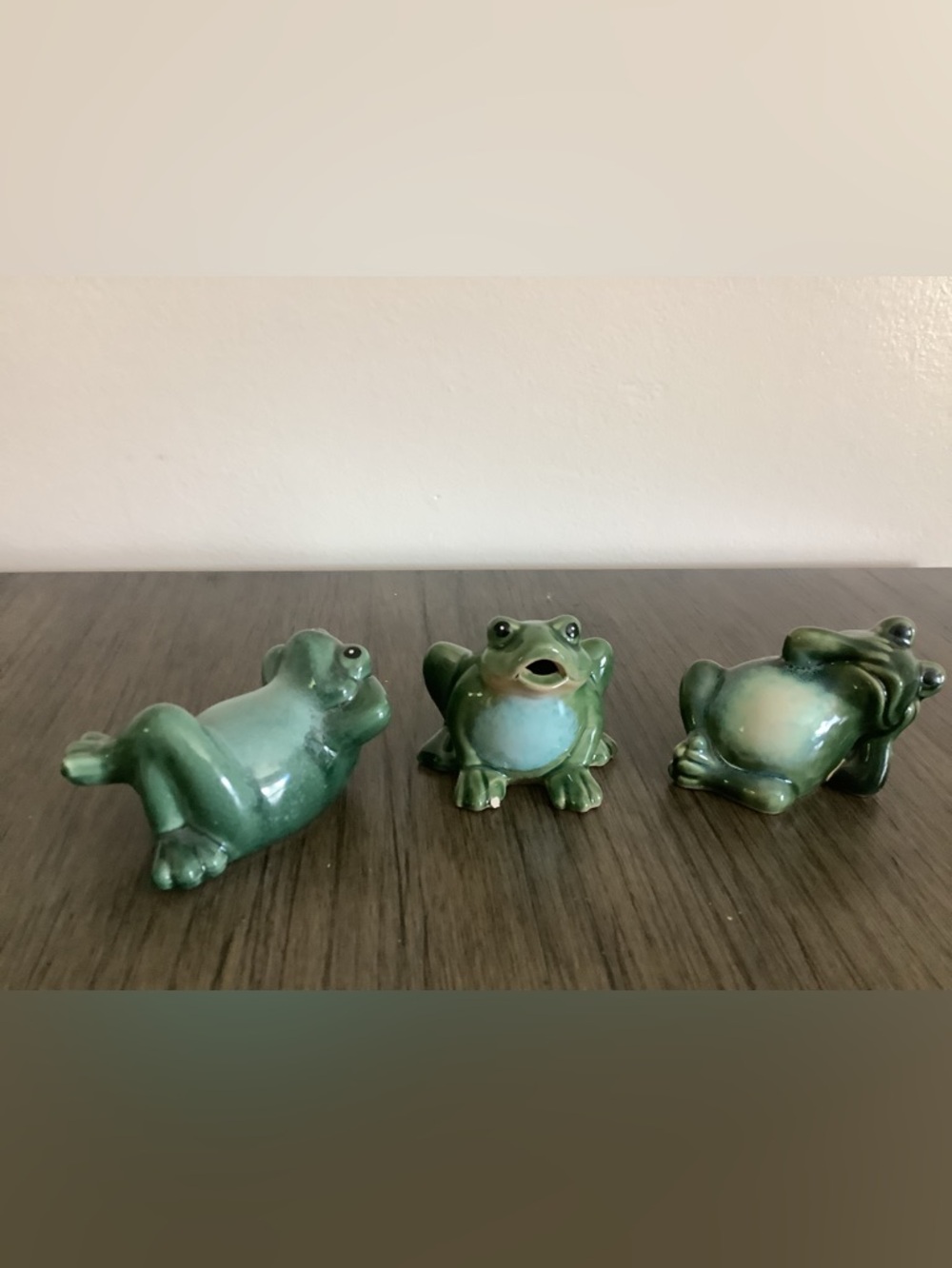 Green Ceramic Frog Figurine - Decorative Small Pet Accent